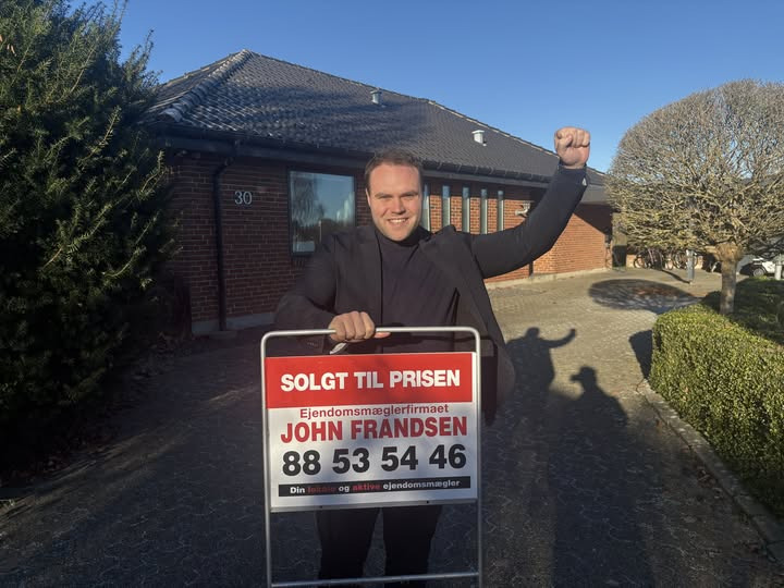 John Frandsen Herning fejrer endnu et salg til prisen i Gjellerup