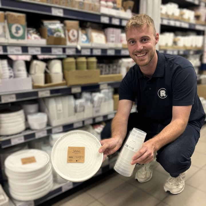 Rema1000 Gærumvej introducerer genanvendelig flergangsservice til sommerens fester