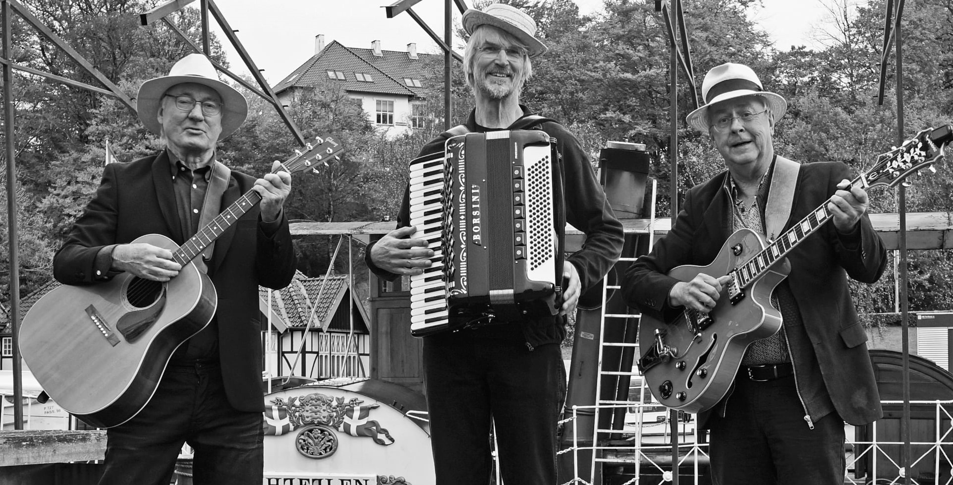Musikalsk aften med ørehængere på Lysbro Plejecenter