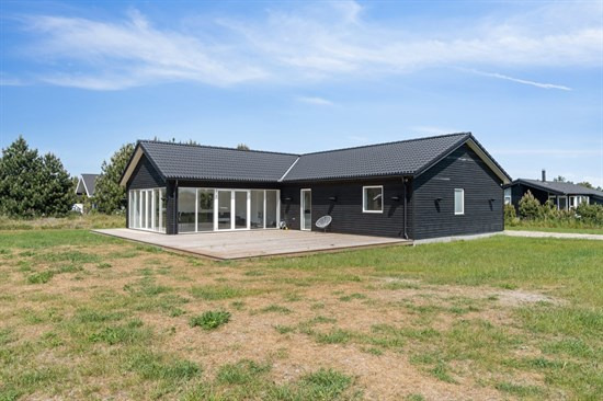 Savavej 75 og 1 anden boliger er kommet til salg denne uge i Væggerløse - se boligerne her.