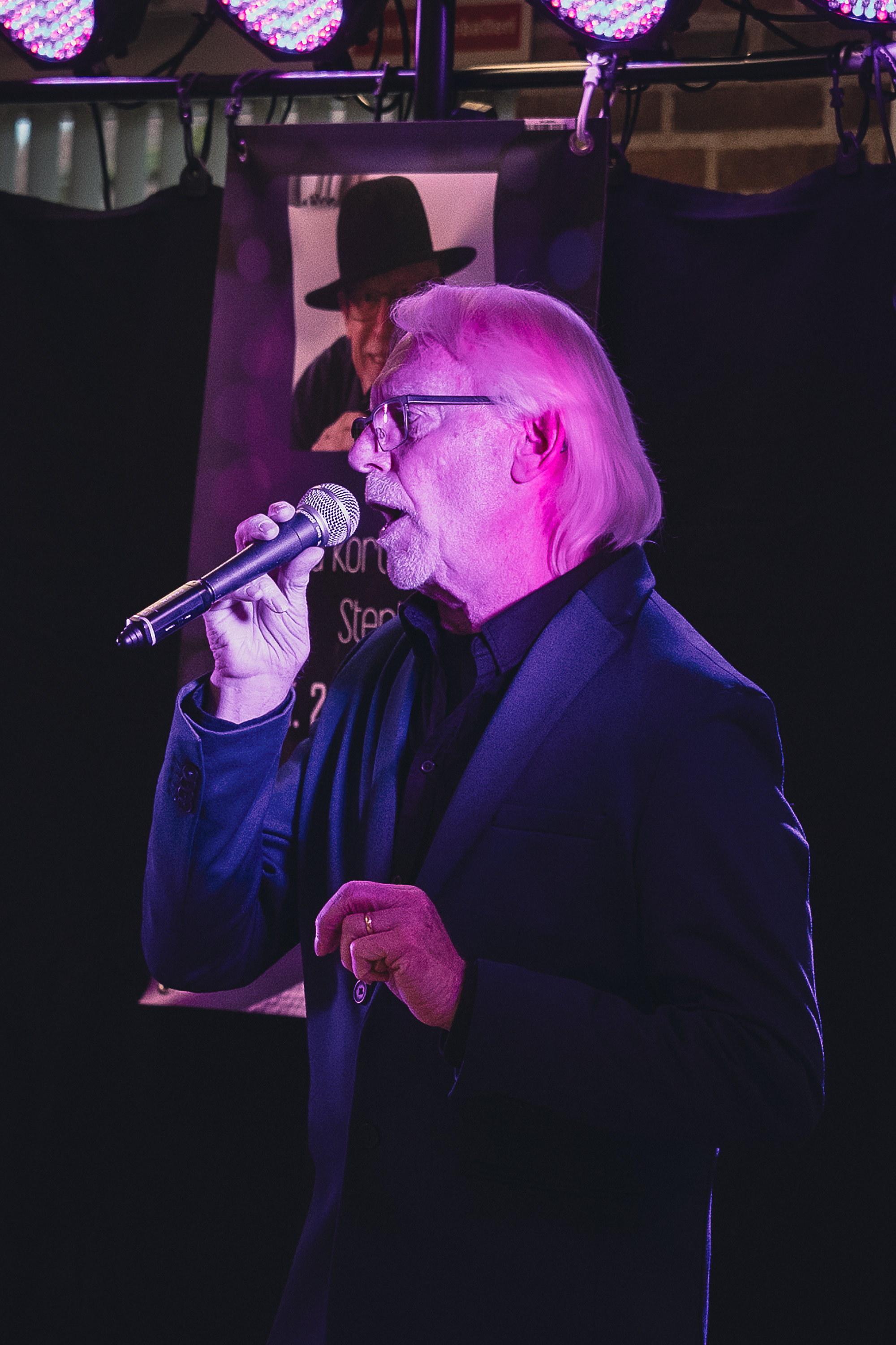 Oplev John Mogensens liv gennem Keld Kortermann Sterløs fortolkninger