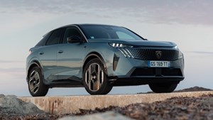 Per opfordrer til elbilskørsel: Overraskende rækkevidde og pris ved snigpremiere på Peugeot E-3008