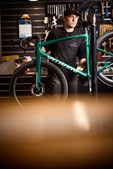Bings BikeStore ApS afslører første cykel i "Cyklerne fra Touren" med Specialized Tarmac SL8