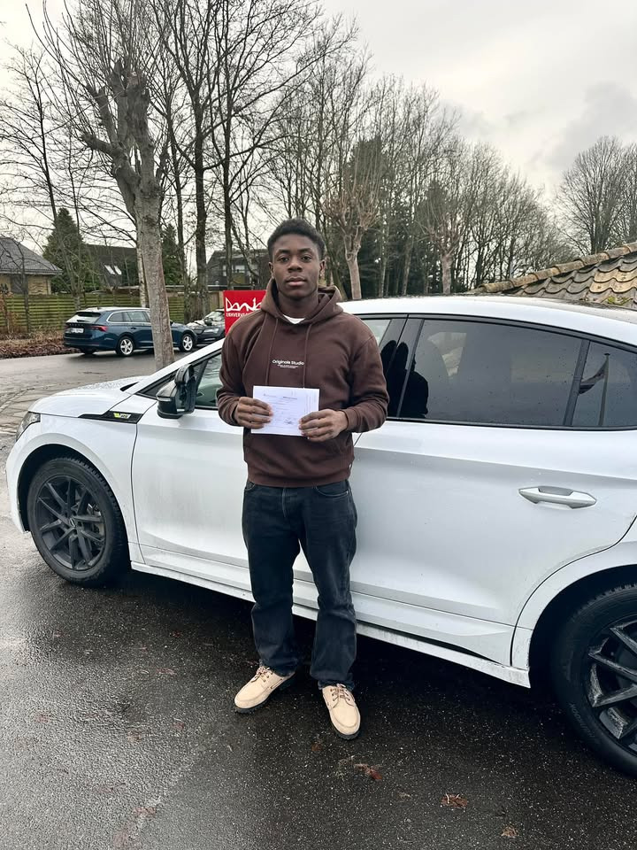 Frisdal Køreskole I/S ønsker William Røgen tillykke med køreprøven i første forsøg