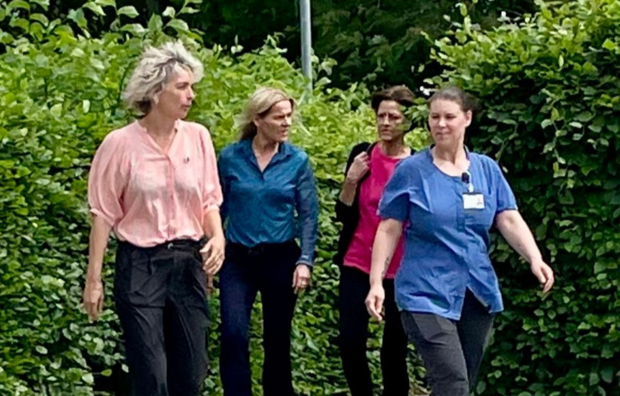 Faste teams i Syddjurs ældrepleje fik besøg af ældreminister og ældreordfører