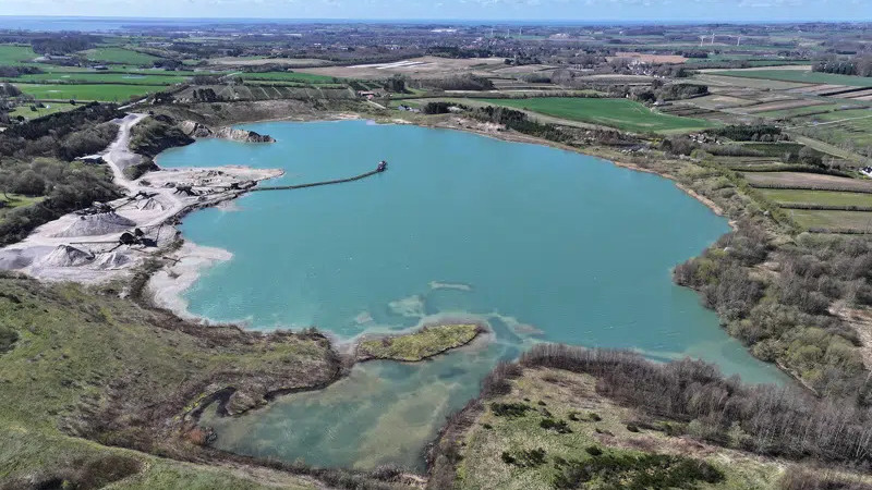 Assens Kommune og Naturfond åbner tidligere grusgrav som naturoase på Fyn