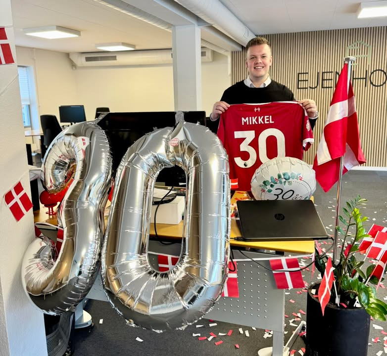 EJENHOLM BOLIG & ERHVERV fejrer kollega Mikkels 30-års fødselsdag