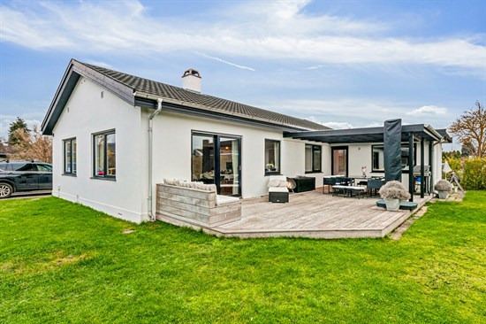 Græsbøl Alle 14 og 2 andre boliger er kommet til salg denne uge i Kastrup - se boligerne her.