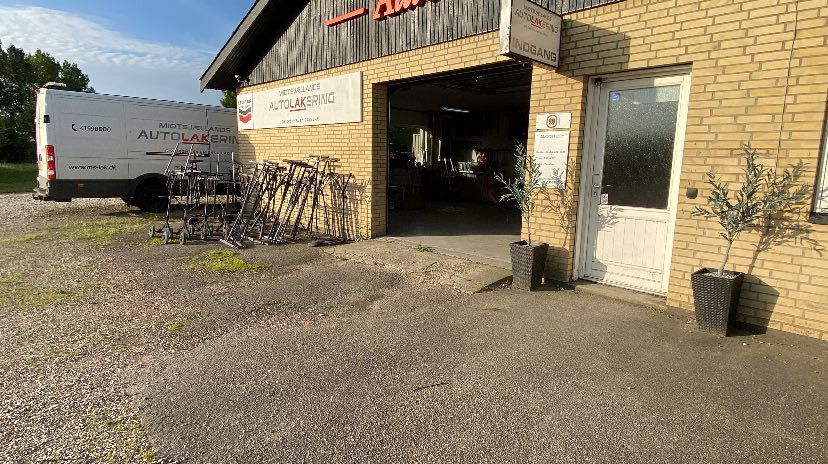 Midtsjællands Autolakering ApS er tilbage fra ferie: Værkstedet er i fuld gang igen