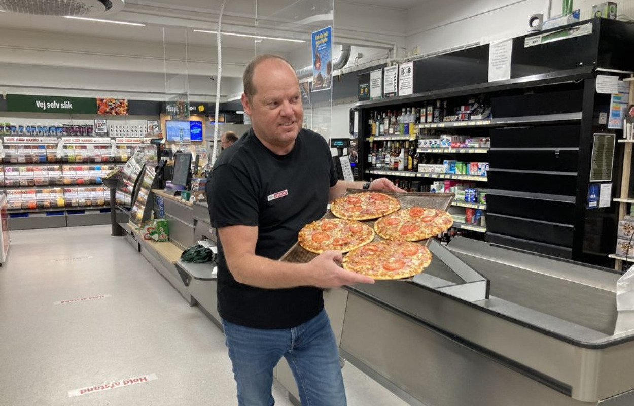 Torsdag tilbyder Min Købmand Ø. Bjerregrav gratis pizza til alle kunder