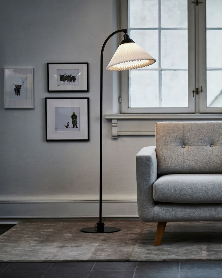 Thusgaard Living fejrer 5 års fødselsdag med vilde tilbud på Le Klint 368 gulvlampe