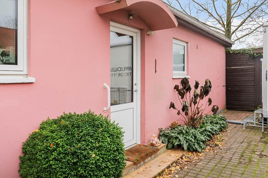 Bolig til salg for 425.000 kroner - se hvad der ellers er til salg i Lolland Kommune