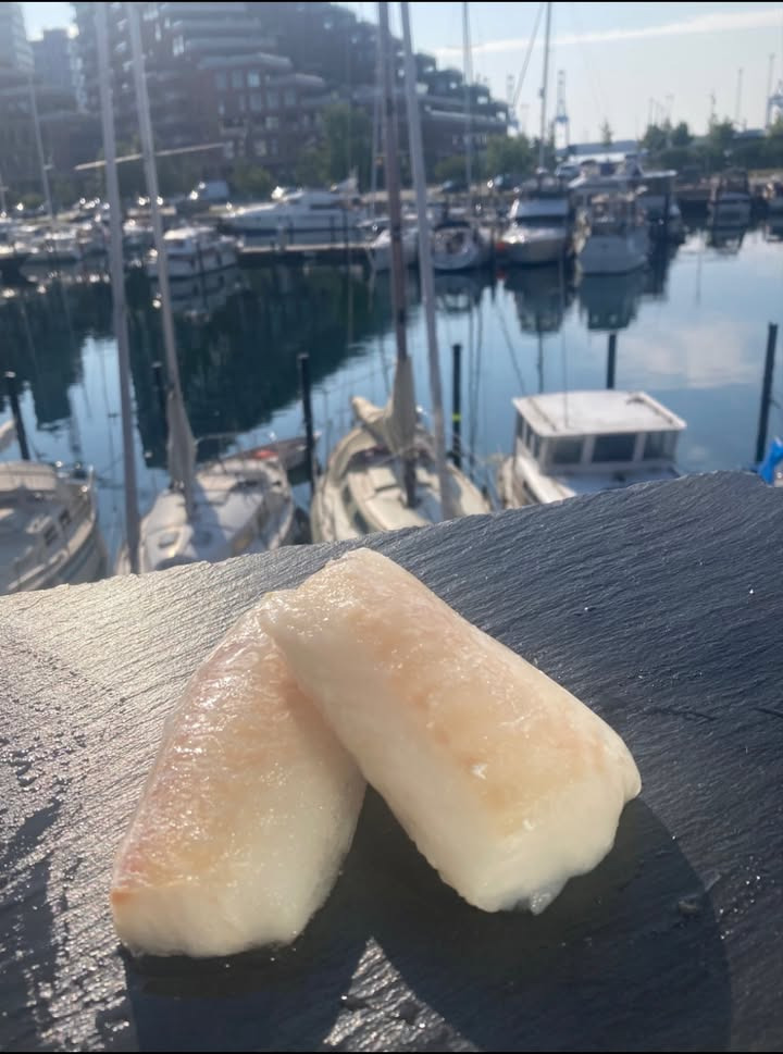 Meny Hobro tilbyder torsk til særpris, afhentning kun onsdag