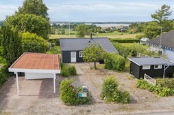 Fjordvej 4 er til salg for kun 995.000 kr.: Se de billigste boliger til salg i Kirke Såby her