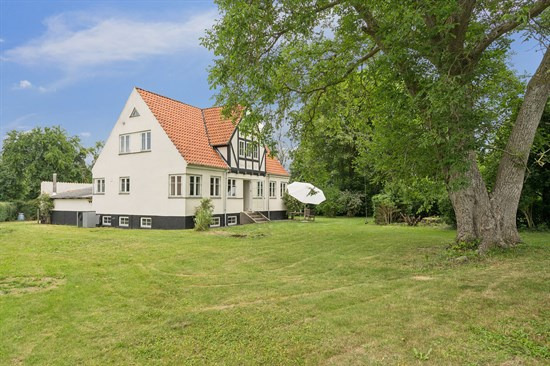 Skelbyvej 39 og 1 anden boliger er kommet til salg denne uge i Herlufmagle - se boligerne her.