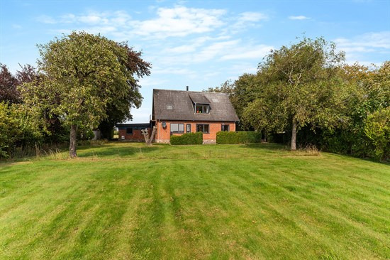 Til salg hos danbolig Randers: Rummelig, charmerende og velholdt ejendom