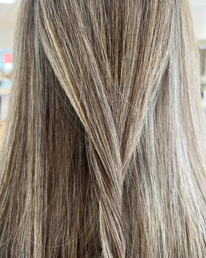 Bøgvad skaber naturligt koldt look med lyse og mørke reflekser