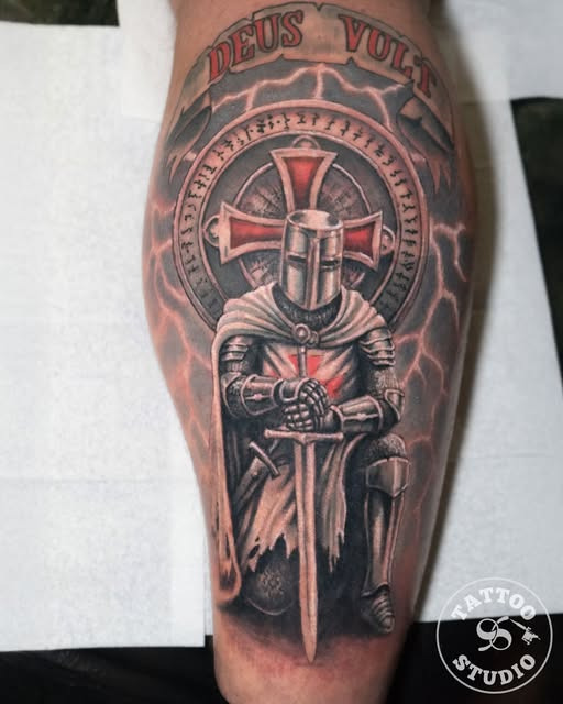 Tattoo Studio 96 præsenterer dramatisk værk af ærkeenglen Mikael i black & grey realisme