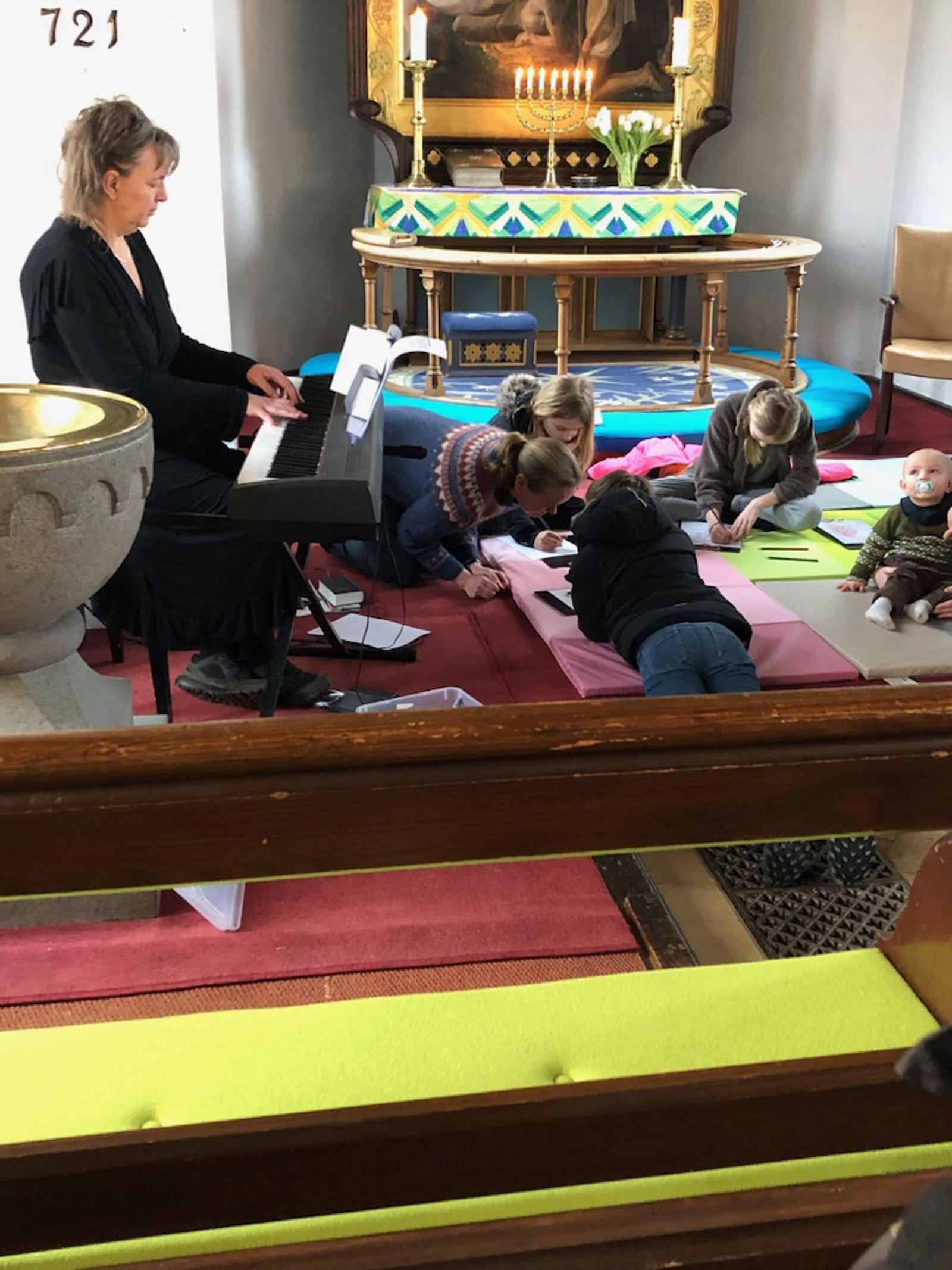 Fællessang på tværs af generationer i Bering Kirke