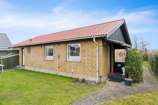 Veldisponeret villa i Strandmarkskvarteret - perfekt til familien