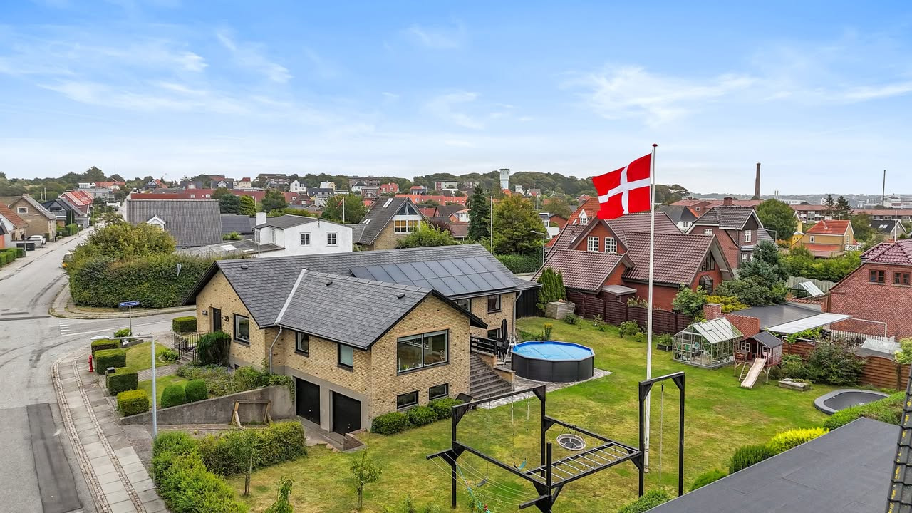 Mæglerhuset sænker prisen på sjældent udbudt villa i Nørresundby
