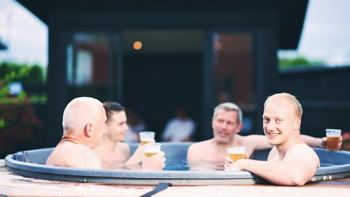 Forkæl far med en afslappende dag i Sydthy Kurbad