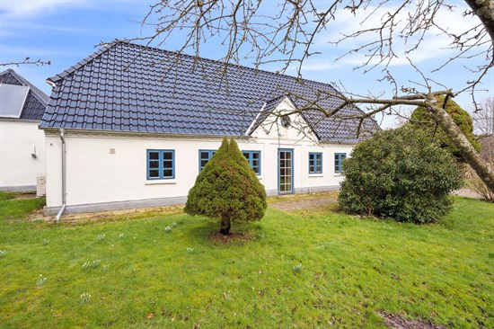 Top 6 over dyreste boliger til salg i Holsted. Priser op til 2.950.000 kr