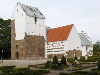 Folkemusik i Nødager Kirke: En aften med traditioner og toner fra hele verden