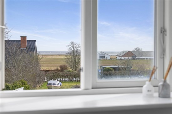 Totalmoderniseret bolig med fantastisk natur lige udenfor døren