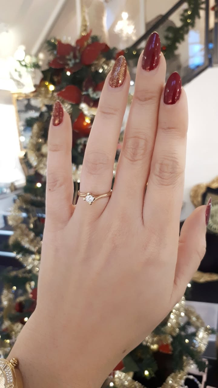 Smykkedesigner Helga Winther anbefaler årets julegave: En solitair ring i guld