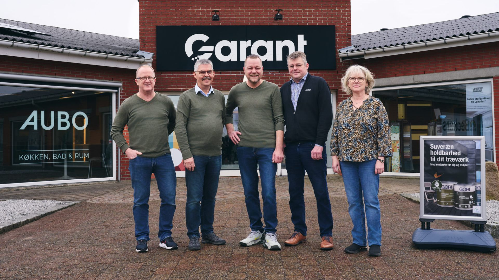 Gør dit hjem sommerklar med farver og funktionelle gardiner