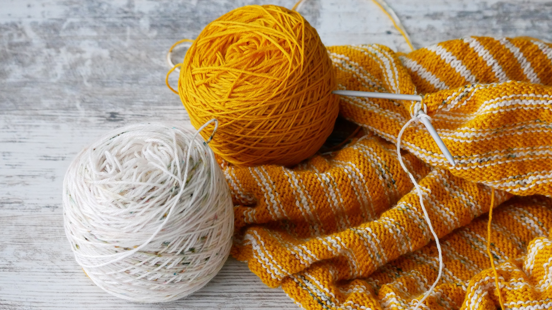 Strikkecafé i Lystrup Kirke: Strik for en god sag