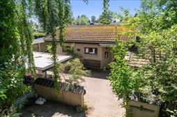 Til salg hos EDC Torben Larsen: 1 plans bolig på 151 m2 på 1070 m2 grund