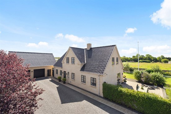 Top 6 over dyreste boliger til salg i Sabro. Priser op til 6.500.000 kr