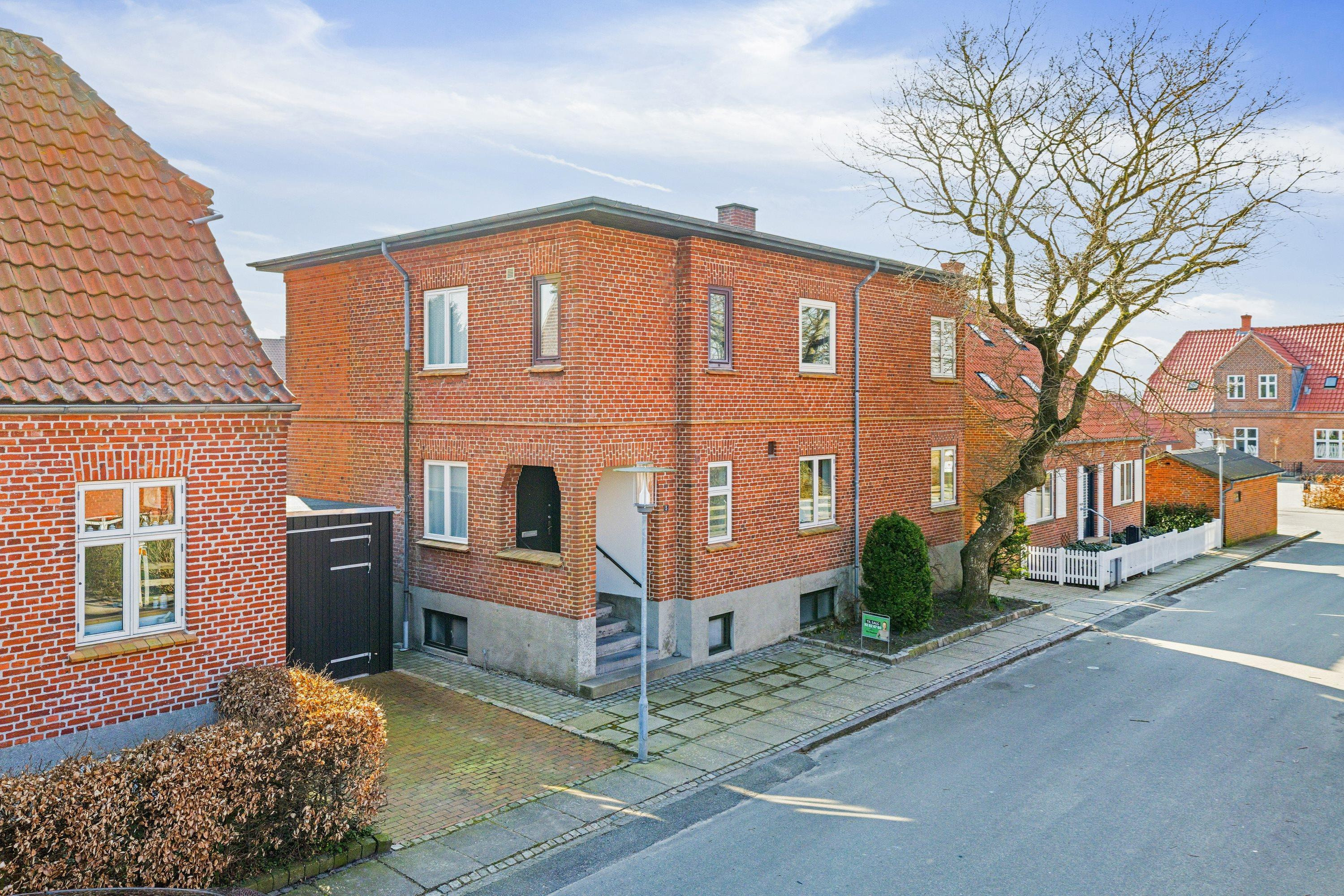 Til salg hos Ribe Mæglerne: Sjældent udbudt villa i hjertet af Ribe!