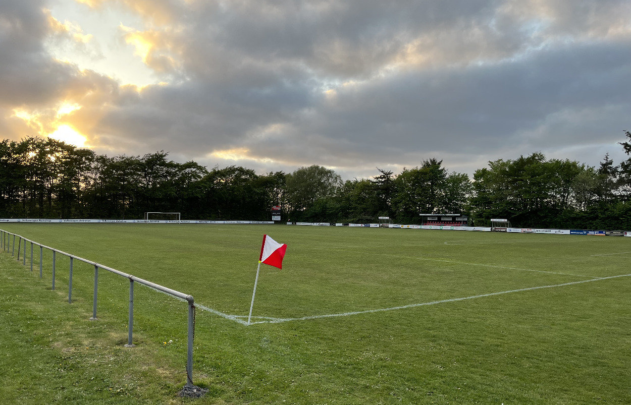 Højslev slider sig til tre vigtige point: “En fed og fuldt fortjent sejr“