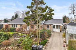 Til salg hos Mæglerhuset Brønderslev: Skøn etplansvilla med hyggelig have i Sydbyen