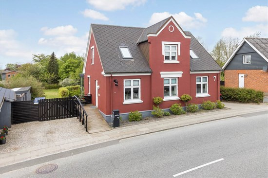 Østerrisvej 7 og 1 anden boliger er kommet til salg denne uge i Højslev - se boligerne her.