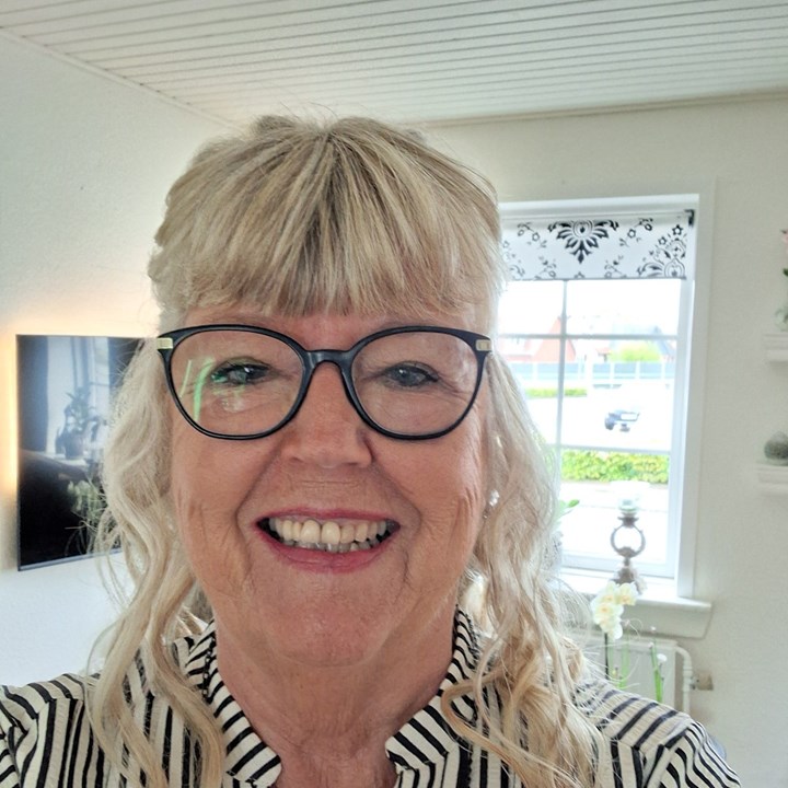 Portrætfoto af Lona Holm Hansen