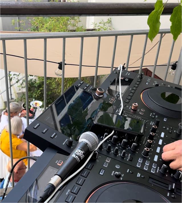 Sommermusik i baggården på Hotel Randers