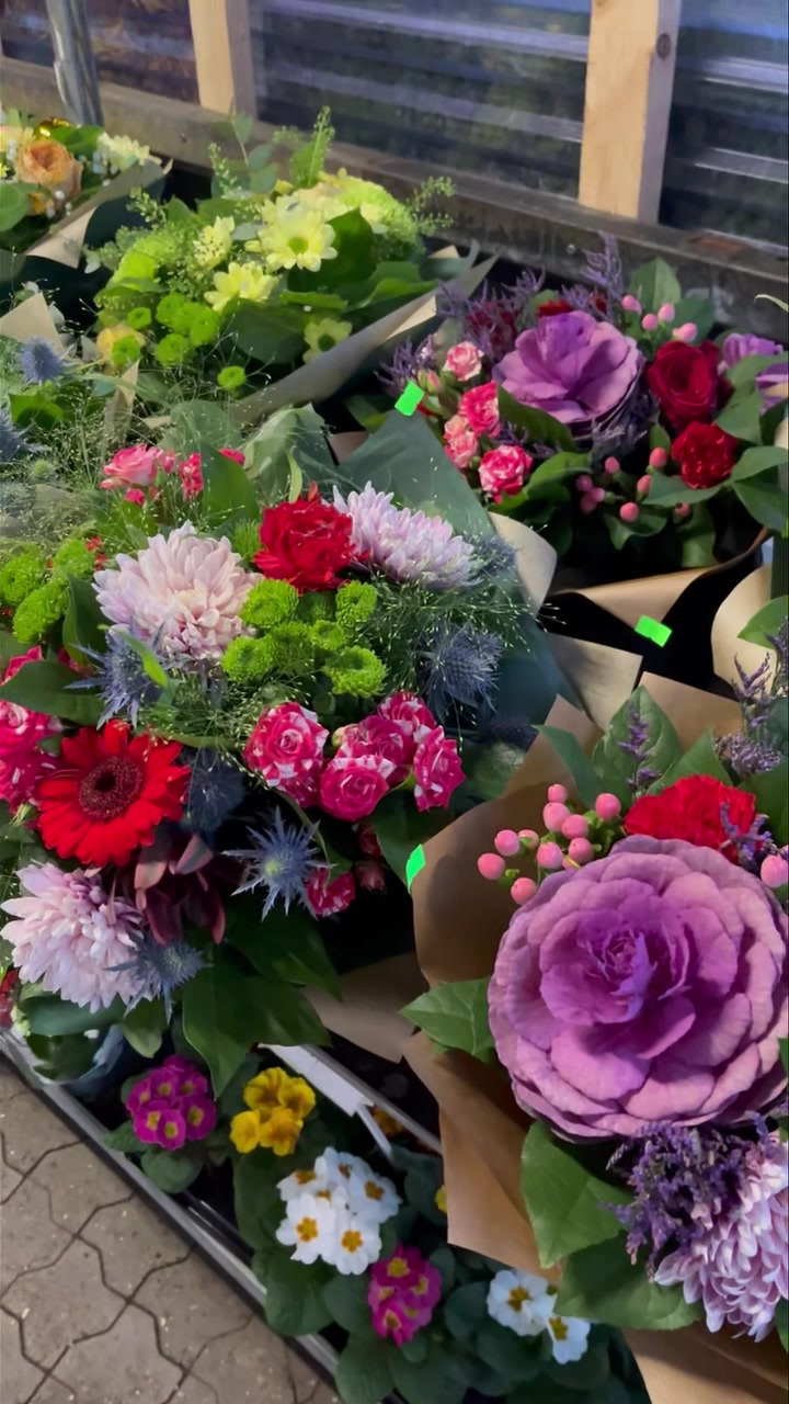 Midtjysk Blomstermarked holder selvbetjeningen åben 1. juledag med gratis æble til besøgende