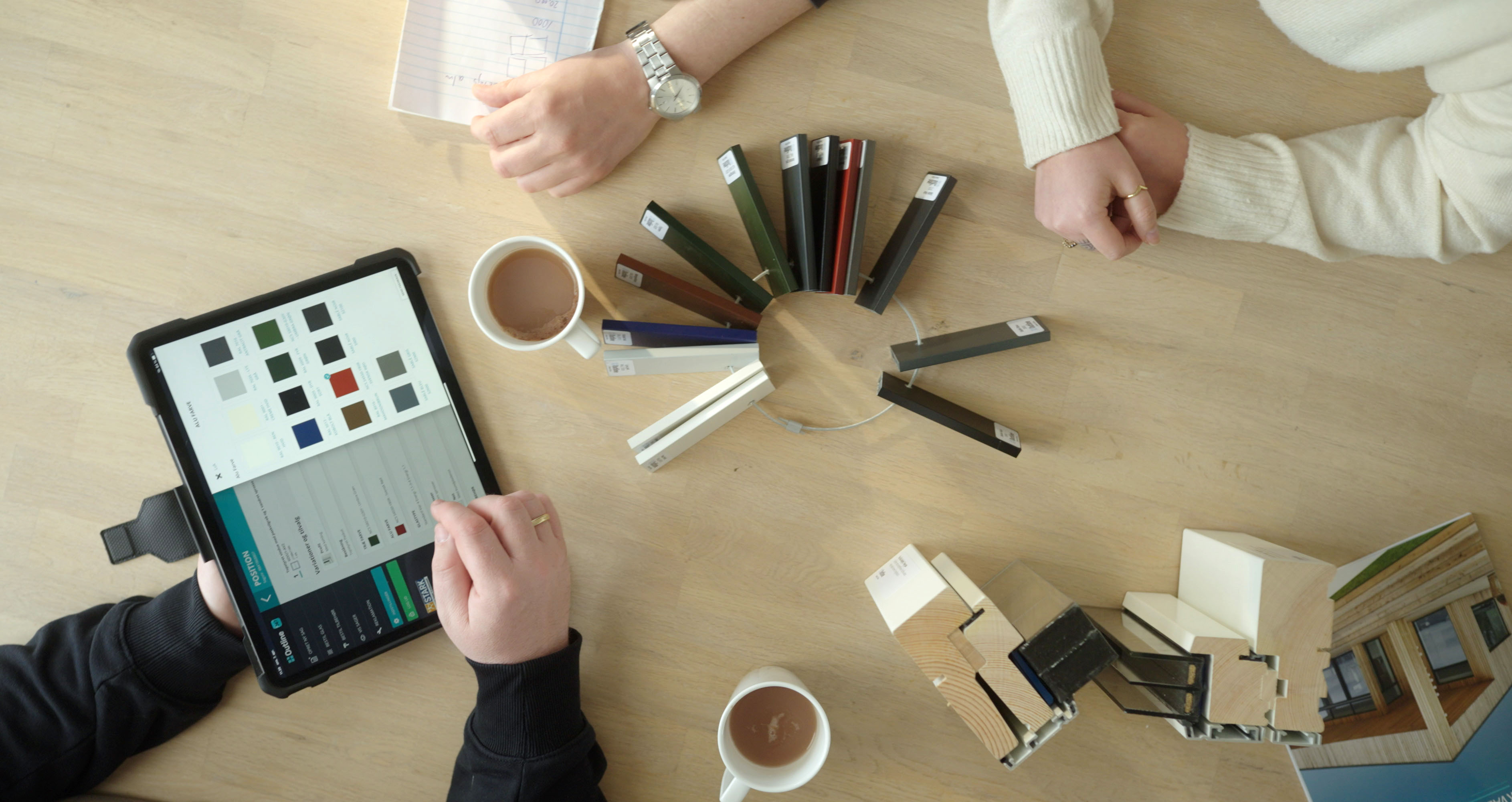 Vinduesproducent letter hverdagen hos trælaster og byggemarkeder i en travl tid - online undervisning