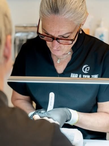 Hair & Skin Zone har ledige tider hos Christina torsdag fra 14-17