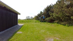 Idyllisk sommerhus i Sønderklit tilbyder betagende udsigt over klitter og Kattegat