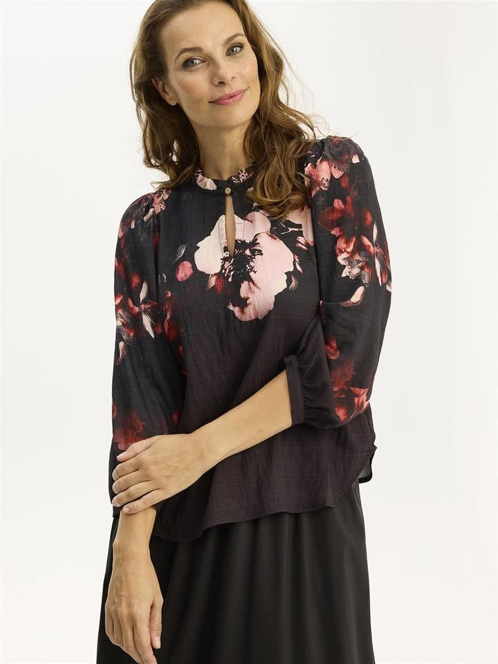 Rosengreen tilbyder flot bluse fra Infront med stor rabat