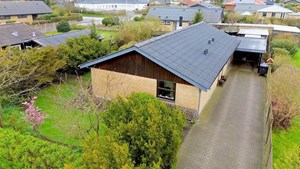 Velindrettet familiehjem tæt på kysten nedsat til 1.345.000 kr.