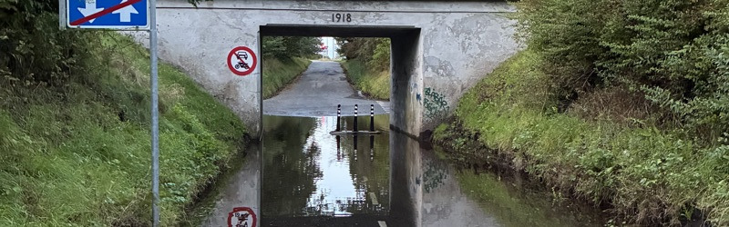 Tunnel ved Flade Engvej lukket på grund af rørskade, omkørsel oprettet