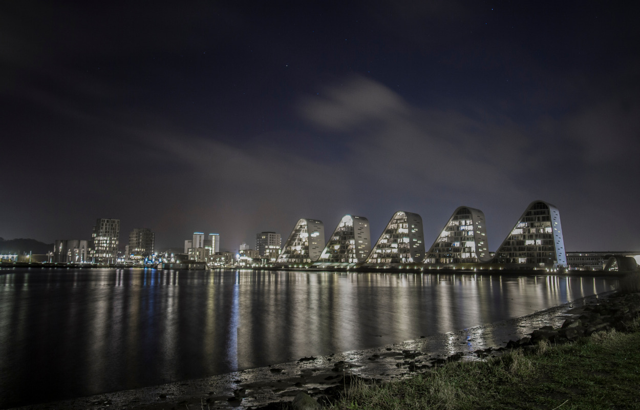 Natteravnene passer på de unge