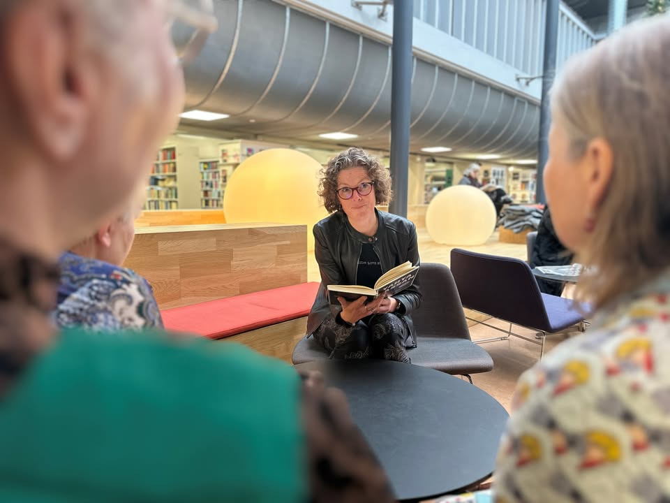 Hyggelig fælleslæsning bringer litteraturen til live i Randers