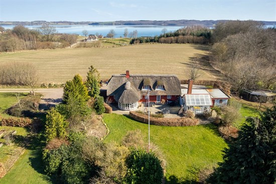 Top 6 over dyreste boliger til salg i Børkop. Priser op til 9.995.000 kr